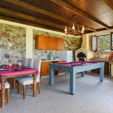 Villa Amarandes By Paradeísion